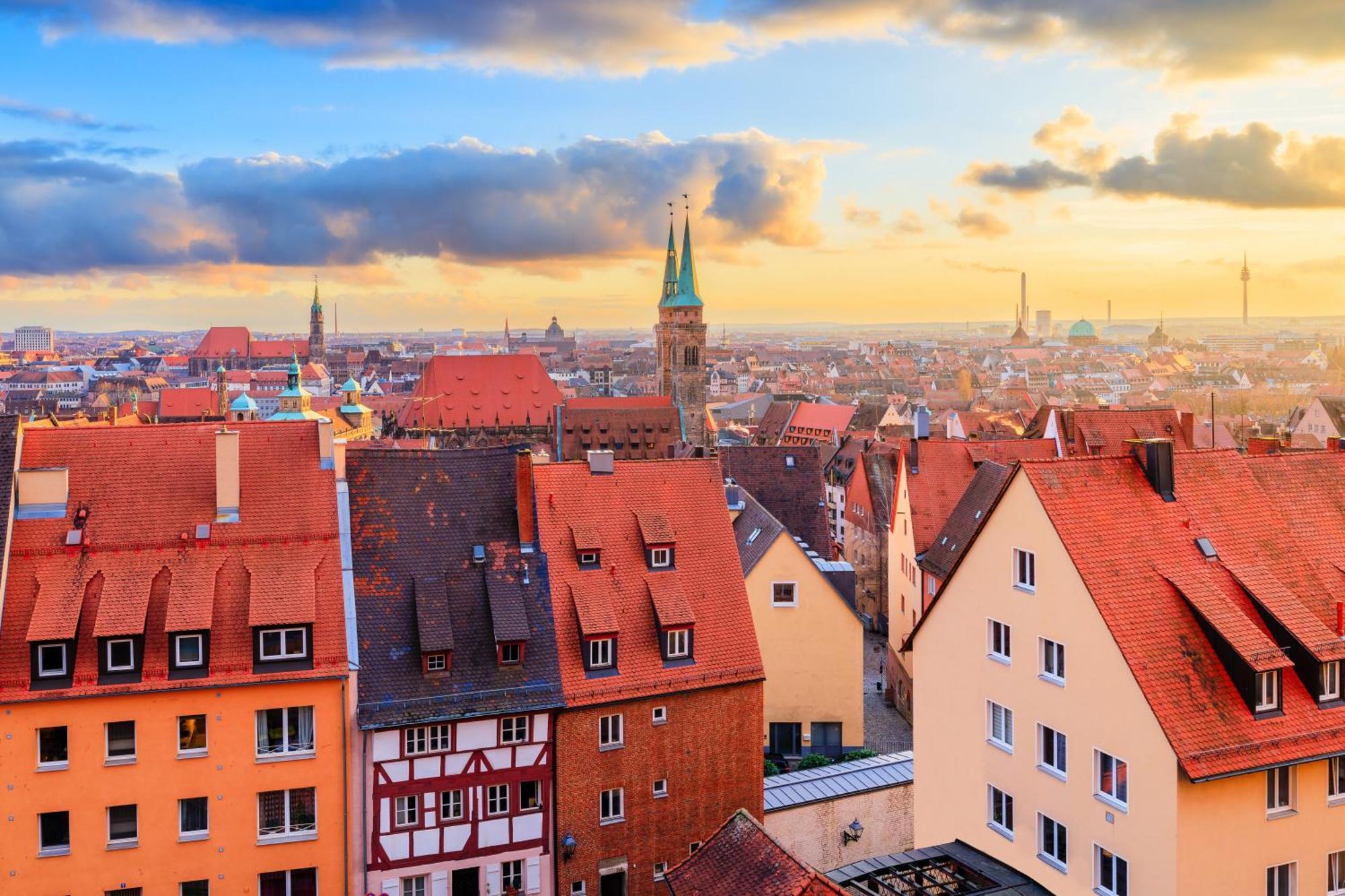 Apartment Falk Homes- Luxus Apartments, Ideal Fuer Geschaeftsreisende & Familien - Nahe Messe, Im Zentrum Nuernbergs Mit Balkon, Arbeitsplatz & Parkplatz, Inkl Grossen Ventilatoren, Handtuecher & Bettwaesche, Playmobilfunpark, Self Check-in