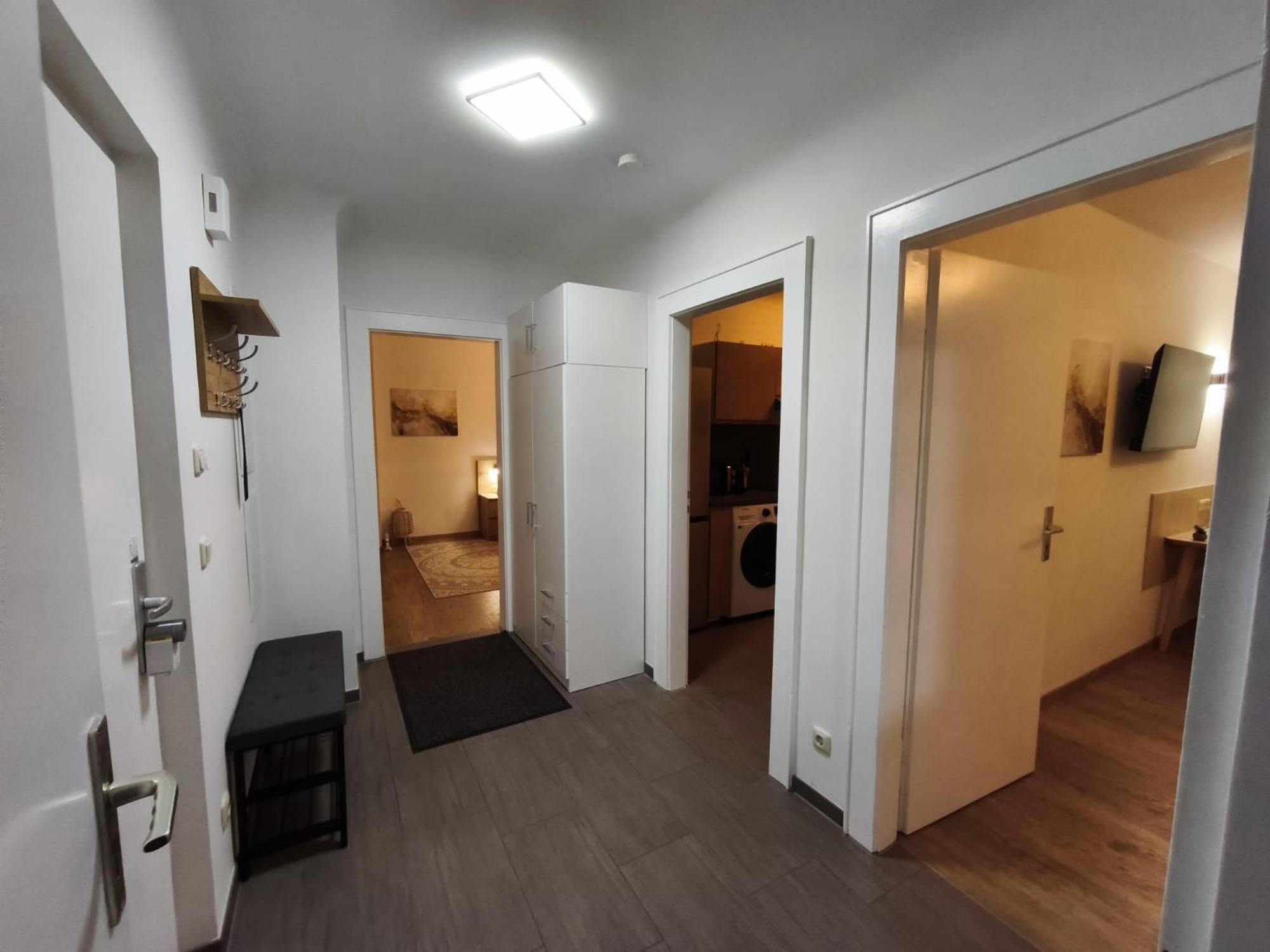 Falk Homes- Luxus Apartments, Ideal Fuer Geschaeftsreisende & Familien - Nahe Messe, Im Zentrum Nuernbergs Mit Balkon, Arbeitsplatz & Parkplatz, Inkl Grossen Ventilatoren, Handtuecher & Bettwaesche, Playmobilfunpark, Self Check-in